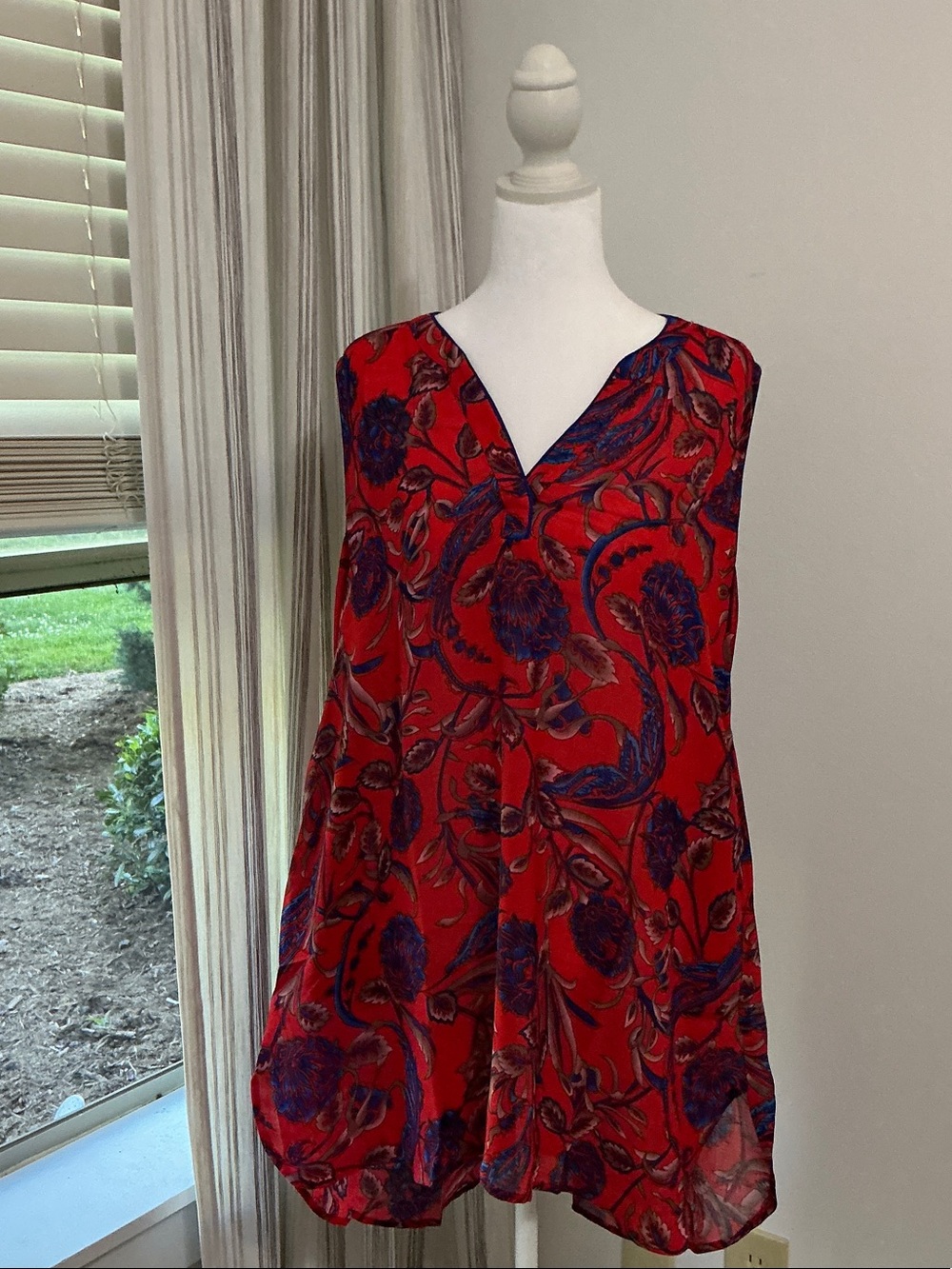 Tulip B Sleeveless Red Floral V-Neck Blouse